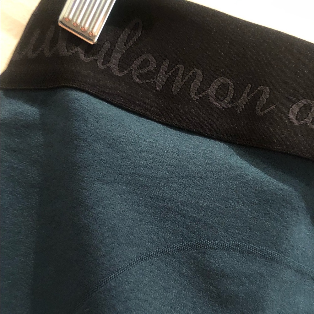 Lululemon NWT sz M Rare - Picture 2 of 6